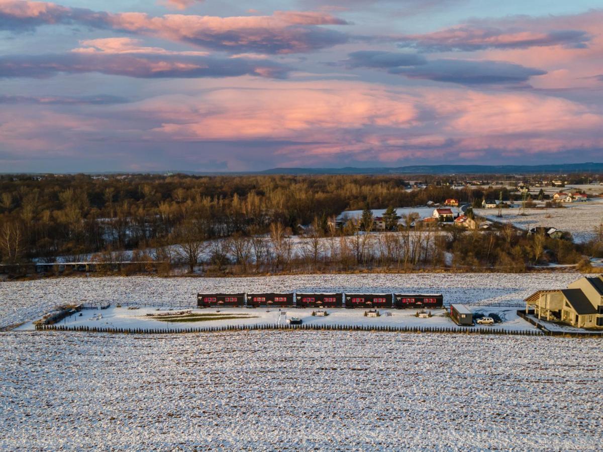 Aparthotel Stacja Galicja - Nocleg W Pociagu Blisko Energylandia Zator Exteriér fotografie