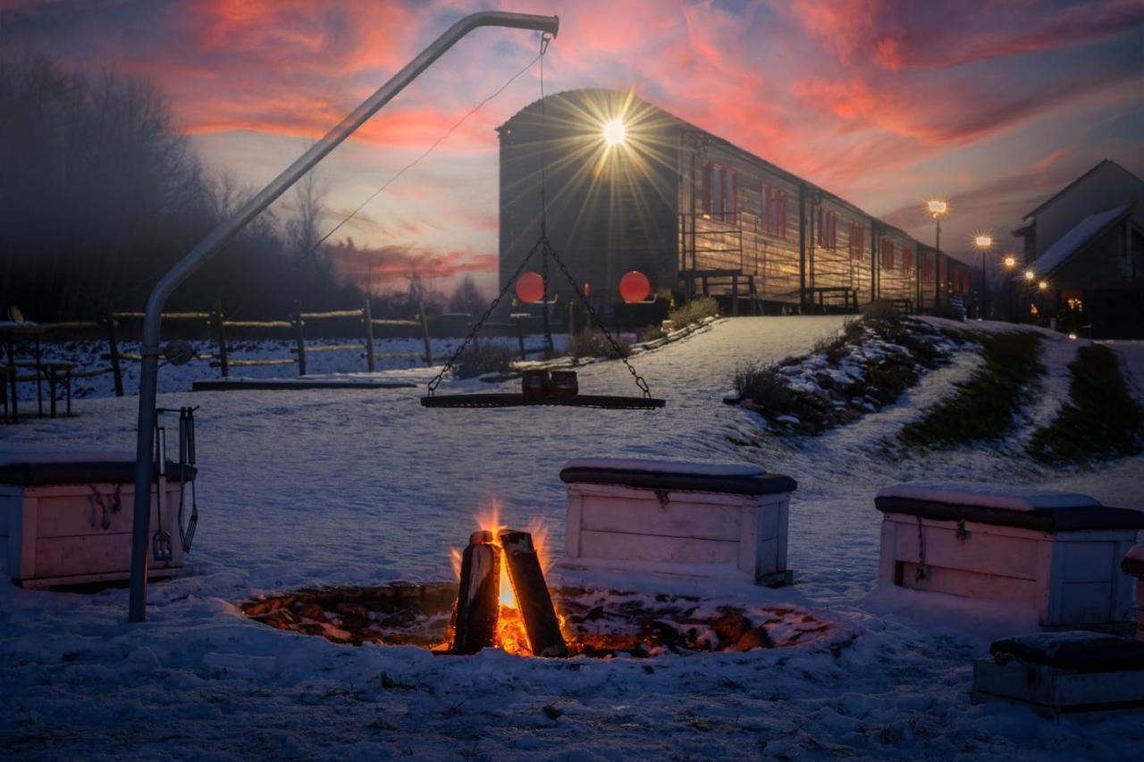 Aparthotel Stacja Galicja - Nocleg W Pociagu Blisko Energylandia Zator Exteriér fotografie